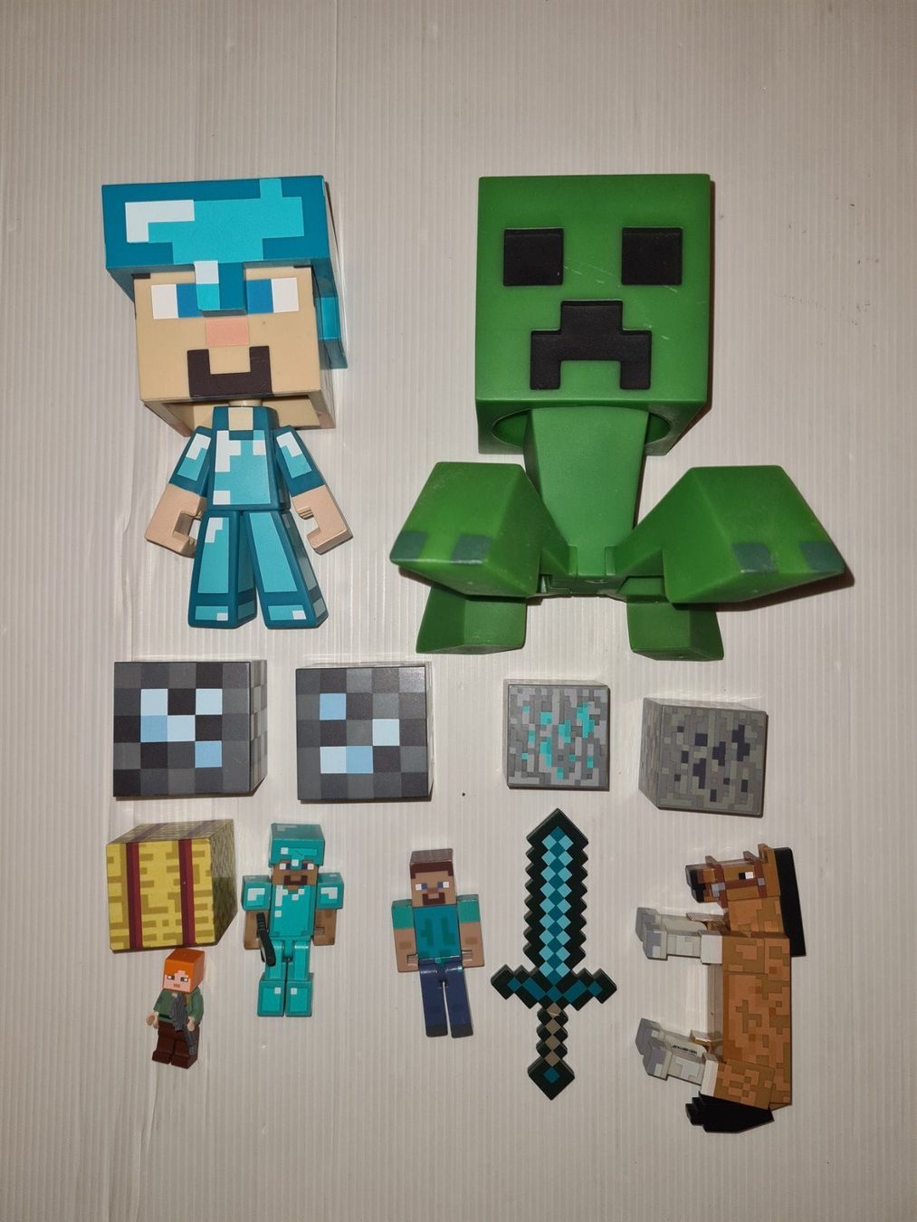 Statuette: Minecraft Figuren – Usato da Münchenstein venduto da vitalfit 2