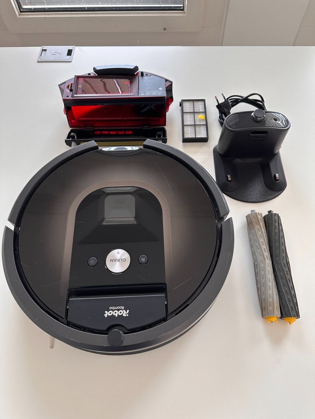 Irobot Aspirapolveri & Accessori: iRobot Roomba 980 Saugroboter – Usato da Aarau venduto da Binfch