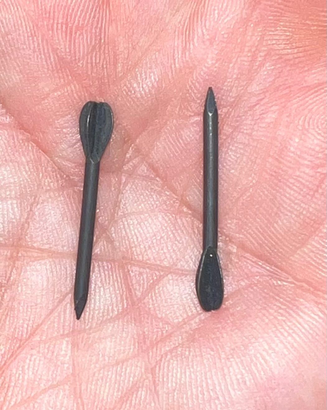 US Army Uniformi: 2 Flèches fléchettes Dart Pfeil époque Vietnam – Usato da Nyon venduto da 65d45 1