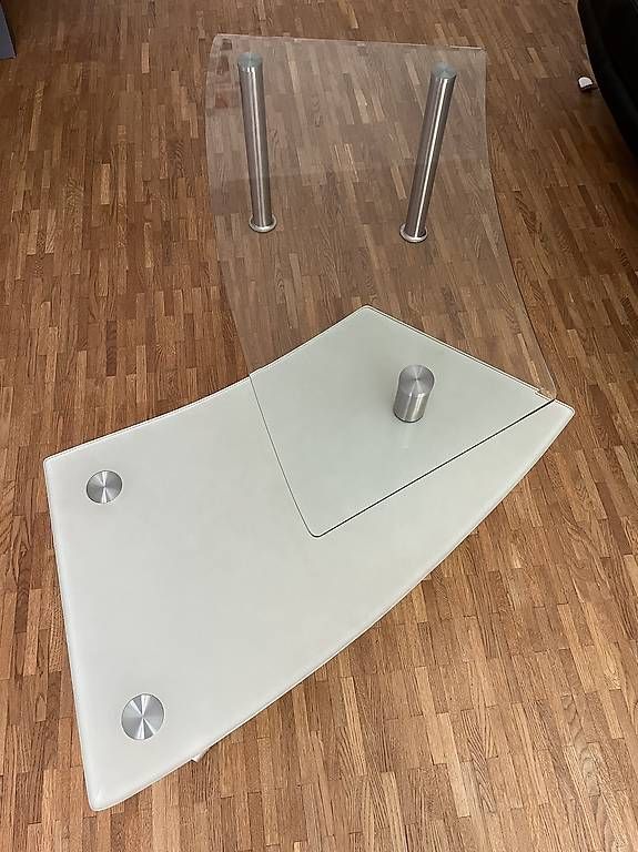 Tables: Table basse adaptable en verre.Prix 20 fr – D'occasion à Biel/Bienne par jos_j7jy 1