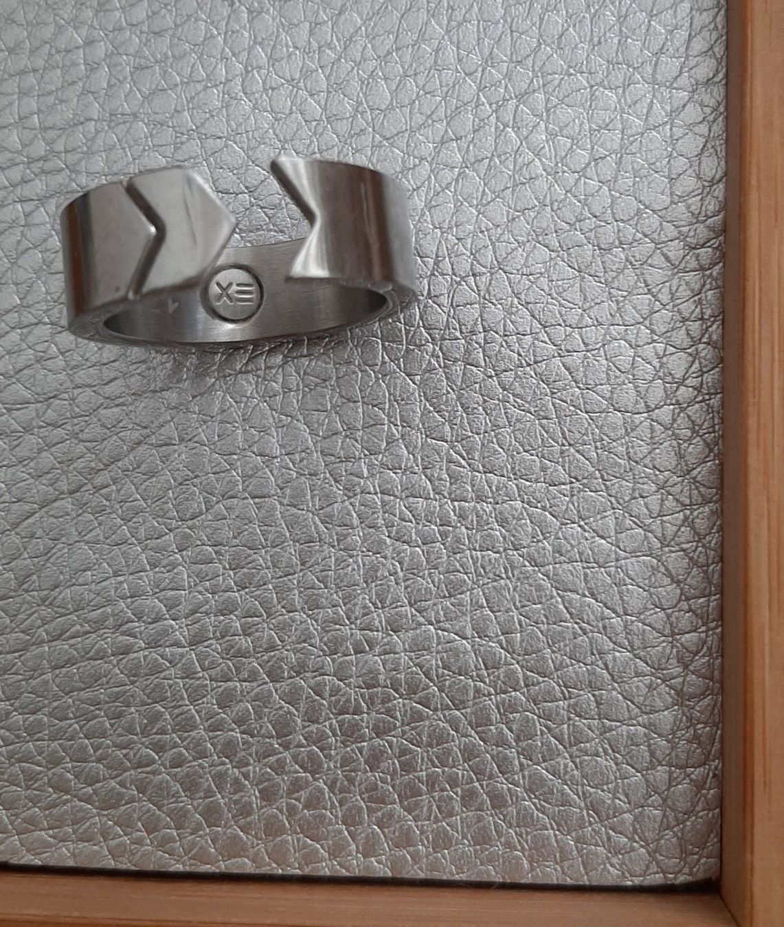 Energetix Ringe: Edelstahl-Ring  mit Neodym-Magnet 0,12 Tesla – Neu (gemäss Beschreibung) aus Hochdorf von Amazone0 1