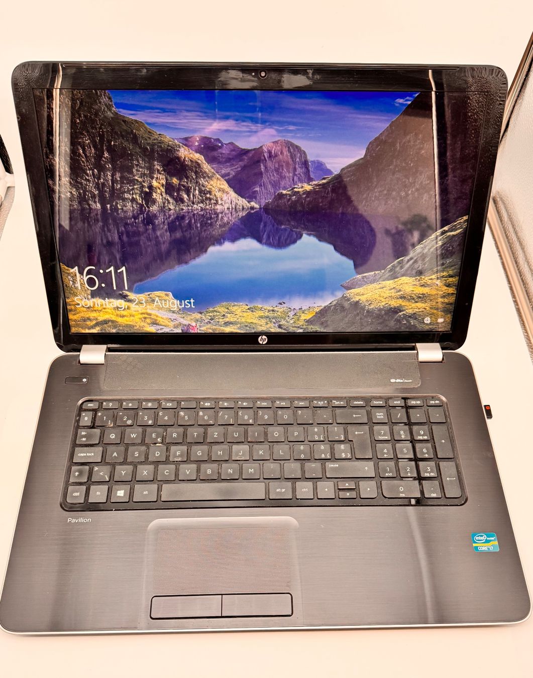 Hewlett Packard Portables: HP Pavilon 17 Notebook PC – D'occasion à Hermetschwil-Staffeln par Mobile2013 2