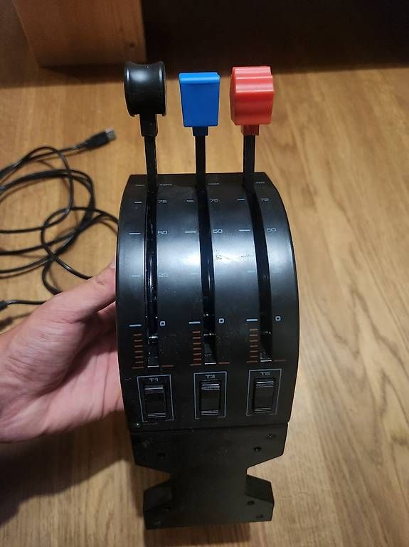 Manettes: Logitech flight yoke – D'occasion à Ibach par arn_t6fy 4