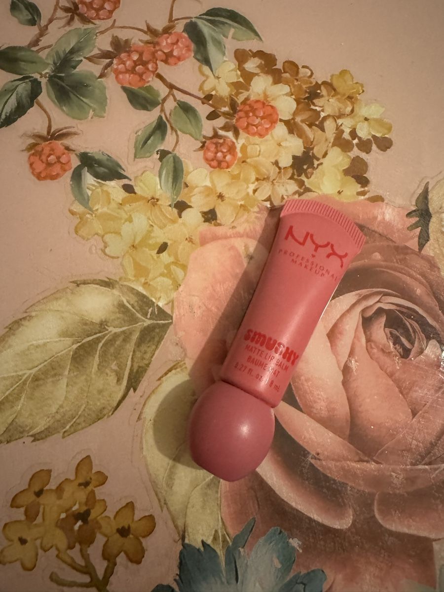 Make-up: NYX lipstick – Usato da Bern venduto da Bibimyeon