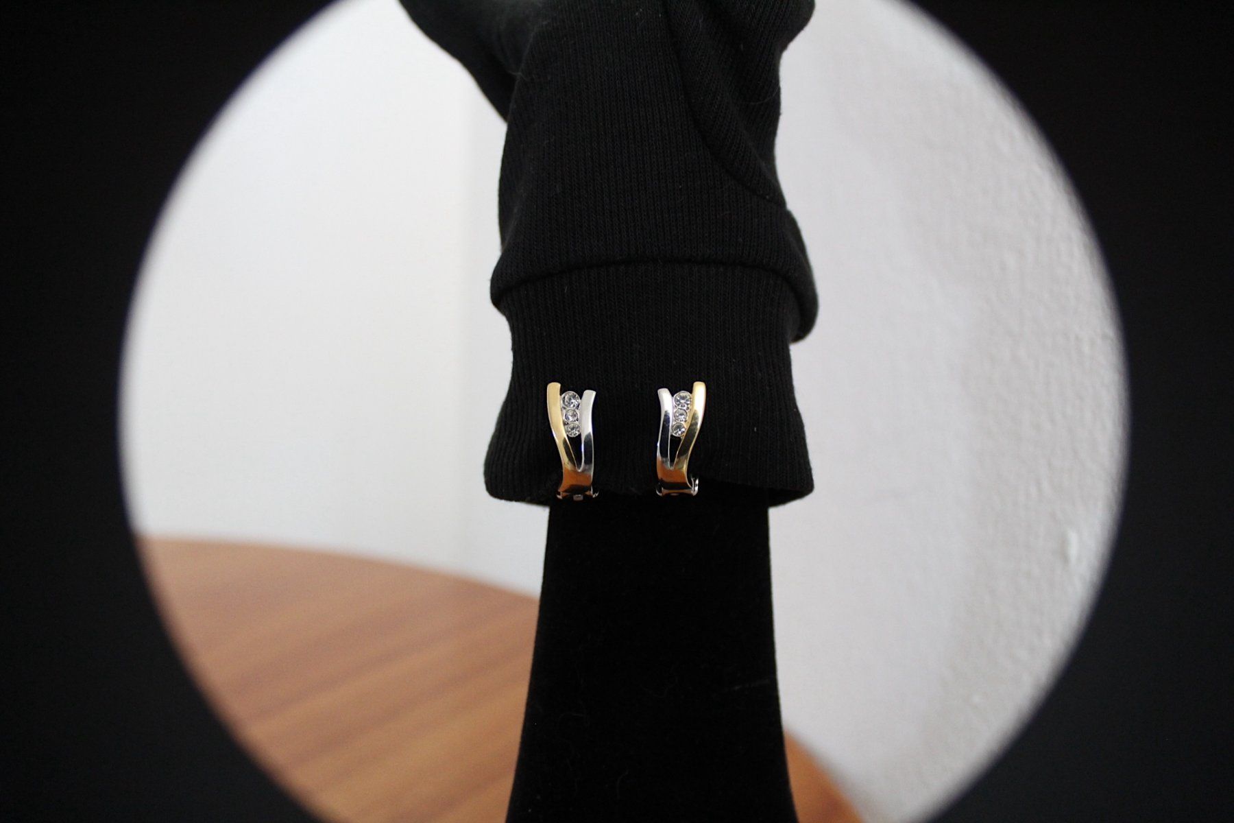 Ohrringe & -stecker: Ohrclips – Gebraucht aus Locarno von madame-tus-sauds