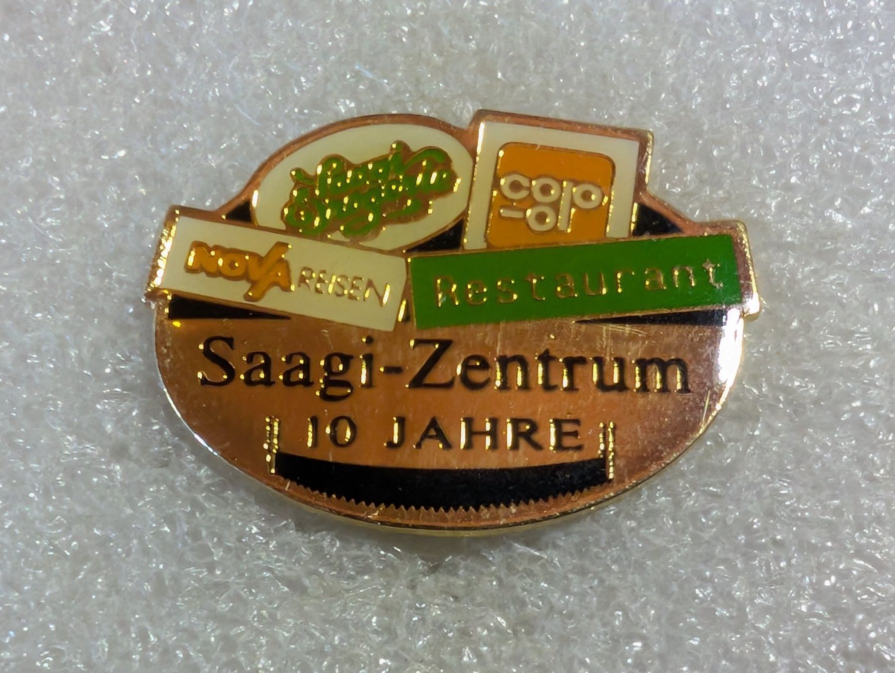 Placchette & Badge: Ansteckpin 98: Coop Saagi Zentrum – Usato da Oppligen venduto da Pin-Fall-Shop