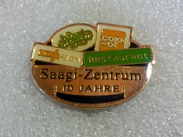Ansteckpin 98: Coop Saagi Zentrum