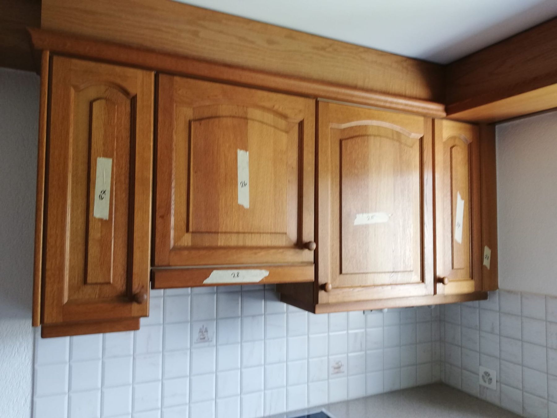 Cucine complete: KÜCHE, Eiche Massiv – Usato da Effretikon venduto da Staila09