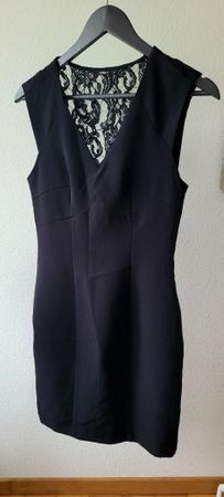 Schickes, kurzes, schwarzes Kleid mit Spitze, Grösse 36 Only