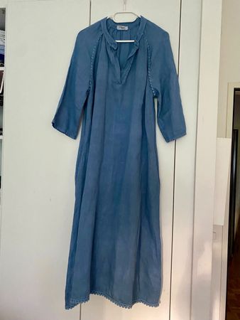 Robe bleue en lin