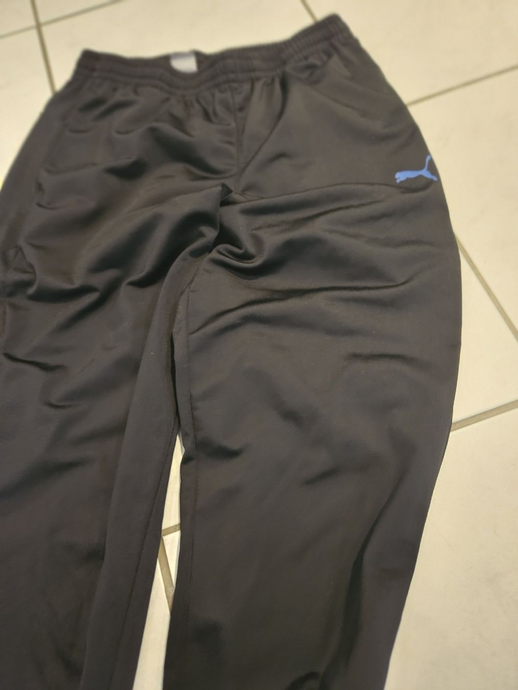 Lots de vêtements: Sportset  – D'occasion à Pfaffnau par sim_6rqw 2