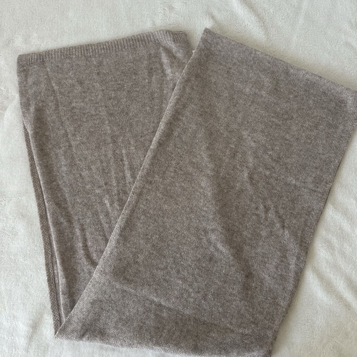 Foulard & Sciarpe: Écharpe en cachemire beige 100% – Nuovo (secondo la descrizione) da Givisiez venduto da dor_xb9k