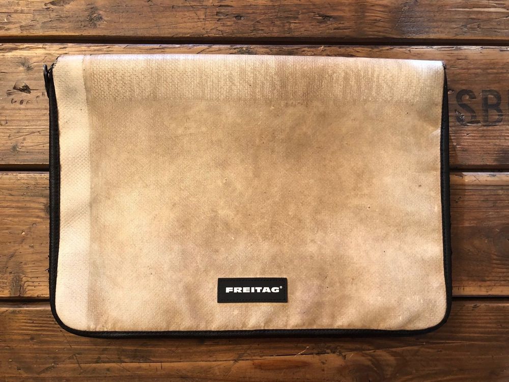 FREITAG Notebook Sleeve 15 Zoll (Gebraucht) in Basel für CHF 39 – mit ...
