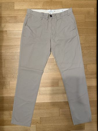 H&M L.O.G.G. Beige Chinos, Slim Fit, Grösse 34
