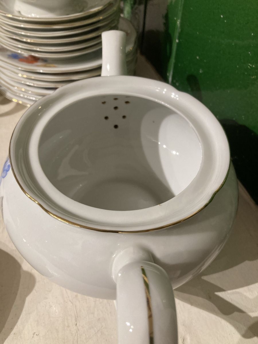 Geschirrsets: Tee- Kaffeeservice 12tlg. Blumendekor/Goldrand – Gebraucht aus Wolfwil von kreabea 7