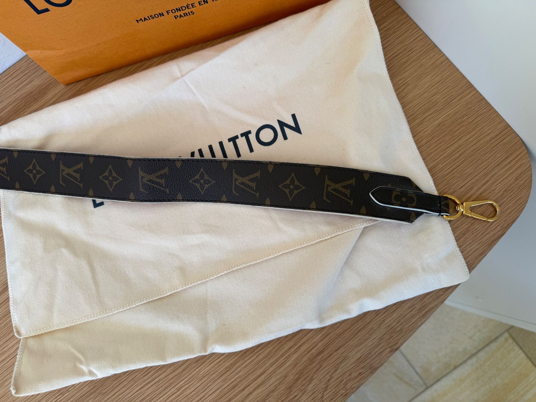 Louis Vuitton Altro in  Abbigliamento & Accessori: Bandoulière de sac Monogram Louis Vuitton – Usato da La Neuveville venduto da ste_rk86 1
