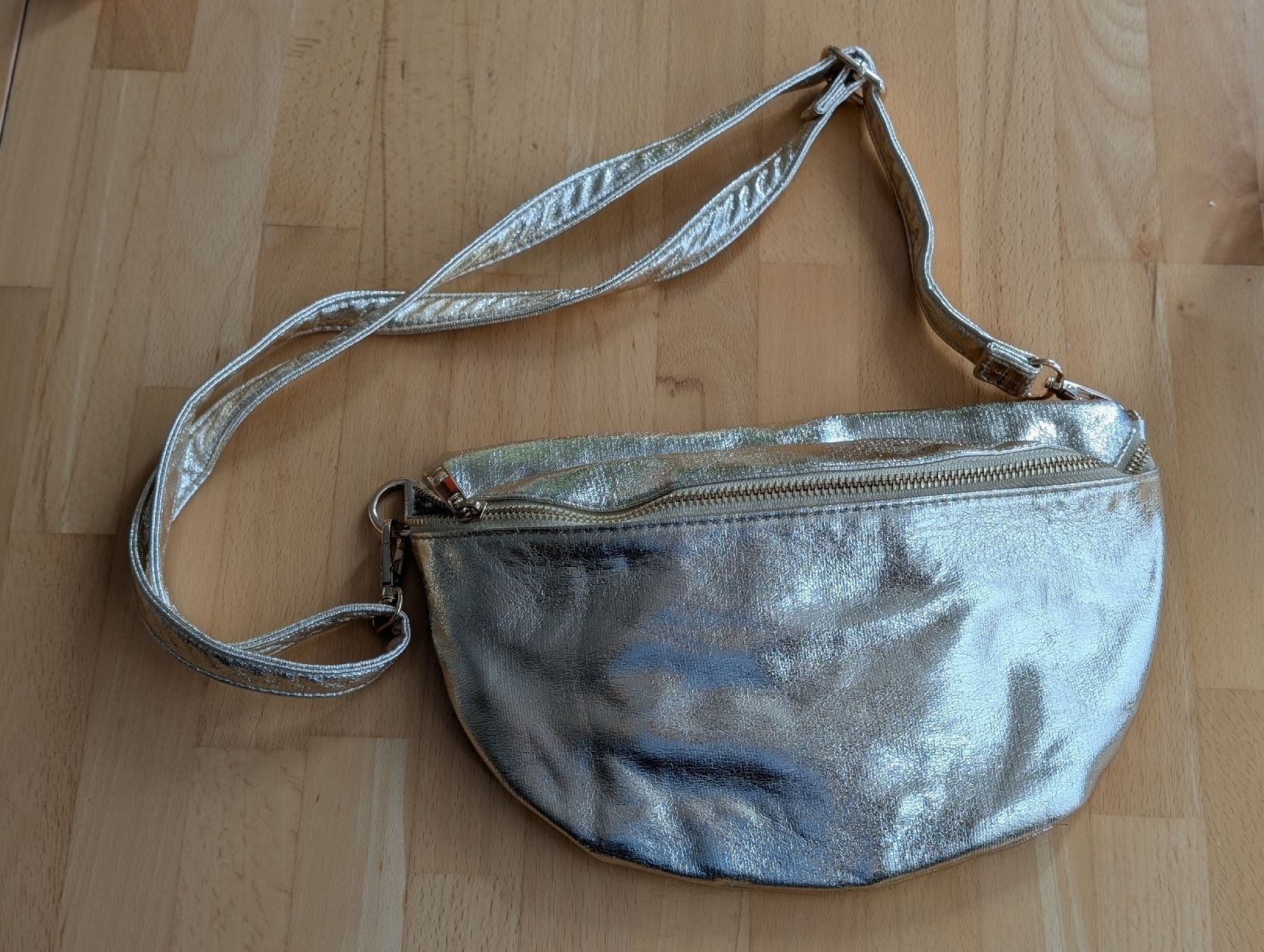 Borse da donna: Coole goldene Bauchtasche – Nuovo (secondo la descrizione) da Nussbaumen AG venduto da anne.cozy 1