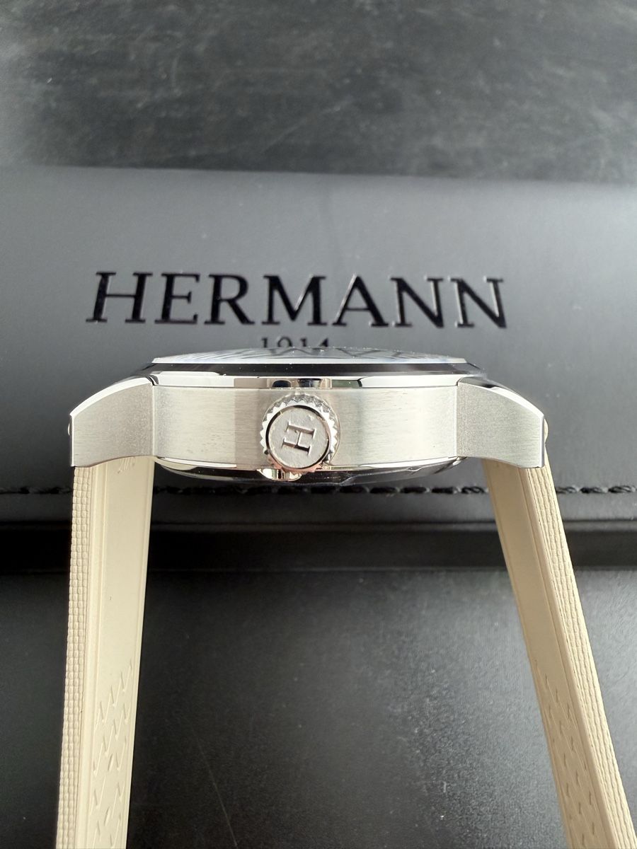 Hermann Genève Orologi: Hermann Genève Blue Automatic Swiss Made Neuf Full Set – Nuovo e nell'imballaggio originale da Neuchâtel venduto da TopChrono24 3
