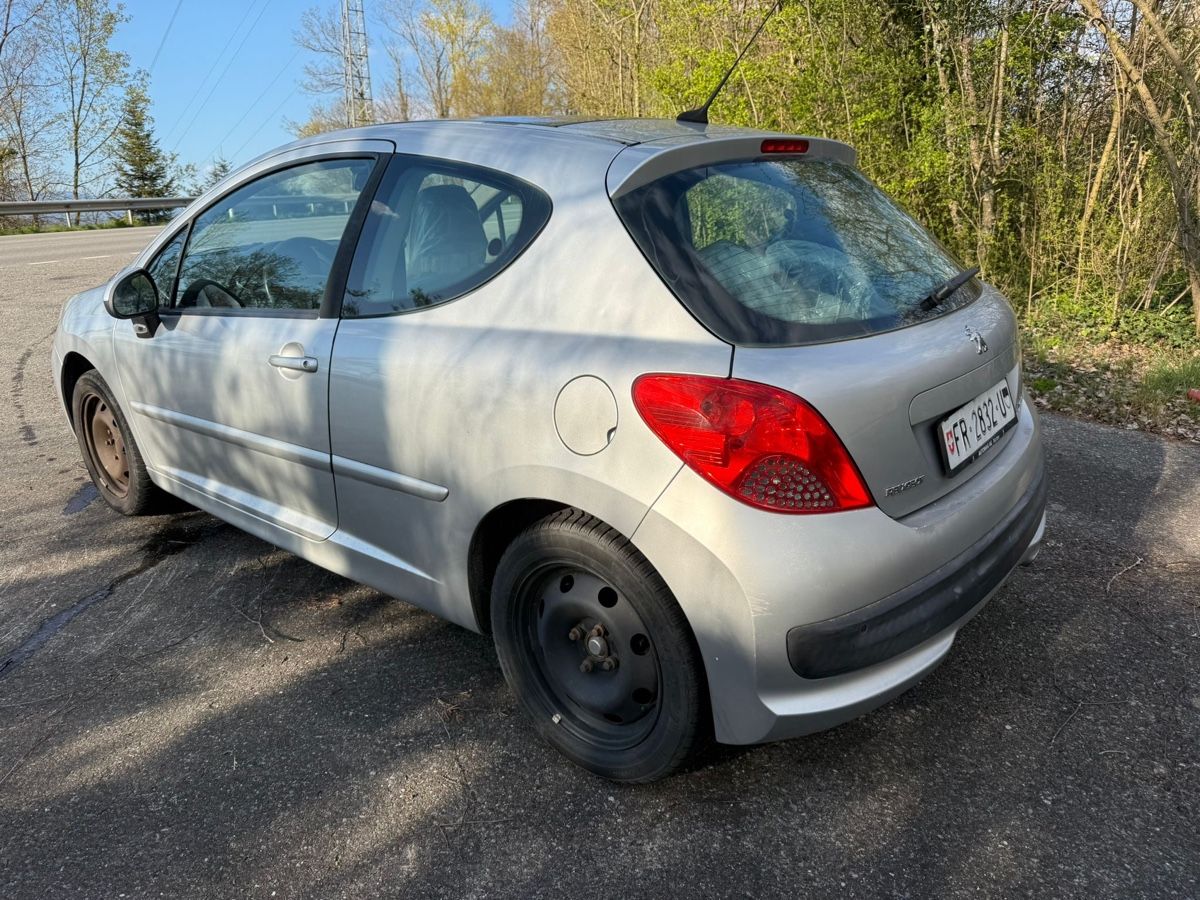 Peugeot Automobili: Peugeot 207 Turbo – Usato da Bösingen venduto da eac_6nsf 3