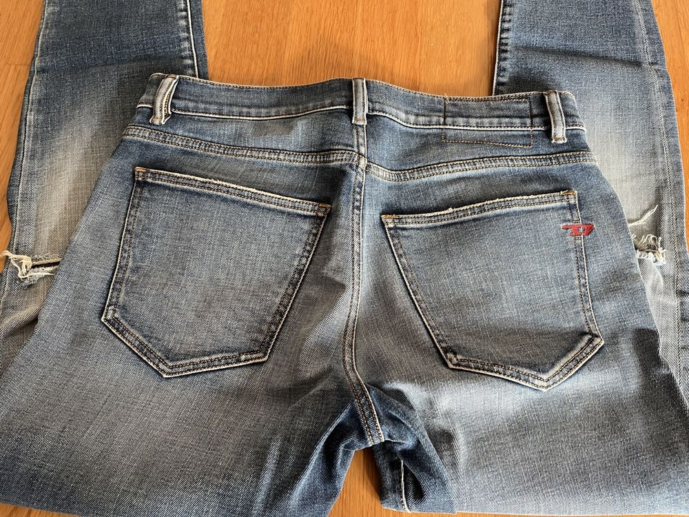 Diesel Jeans: Diesel Slimfit Jeans NEU – Nuovo (secondo la descrizione) da Recherswil venduto da Noname1 2