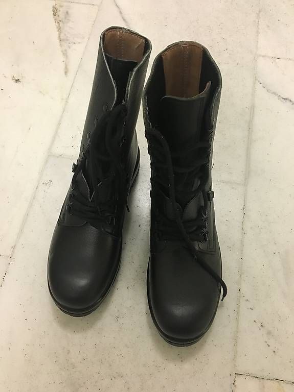 Chaussures hommes: Schweizer Armee Kampfstiefel - ungetragen – D'occasion à Zug par BT6300 1