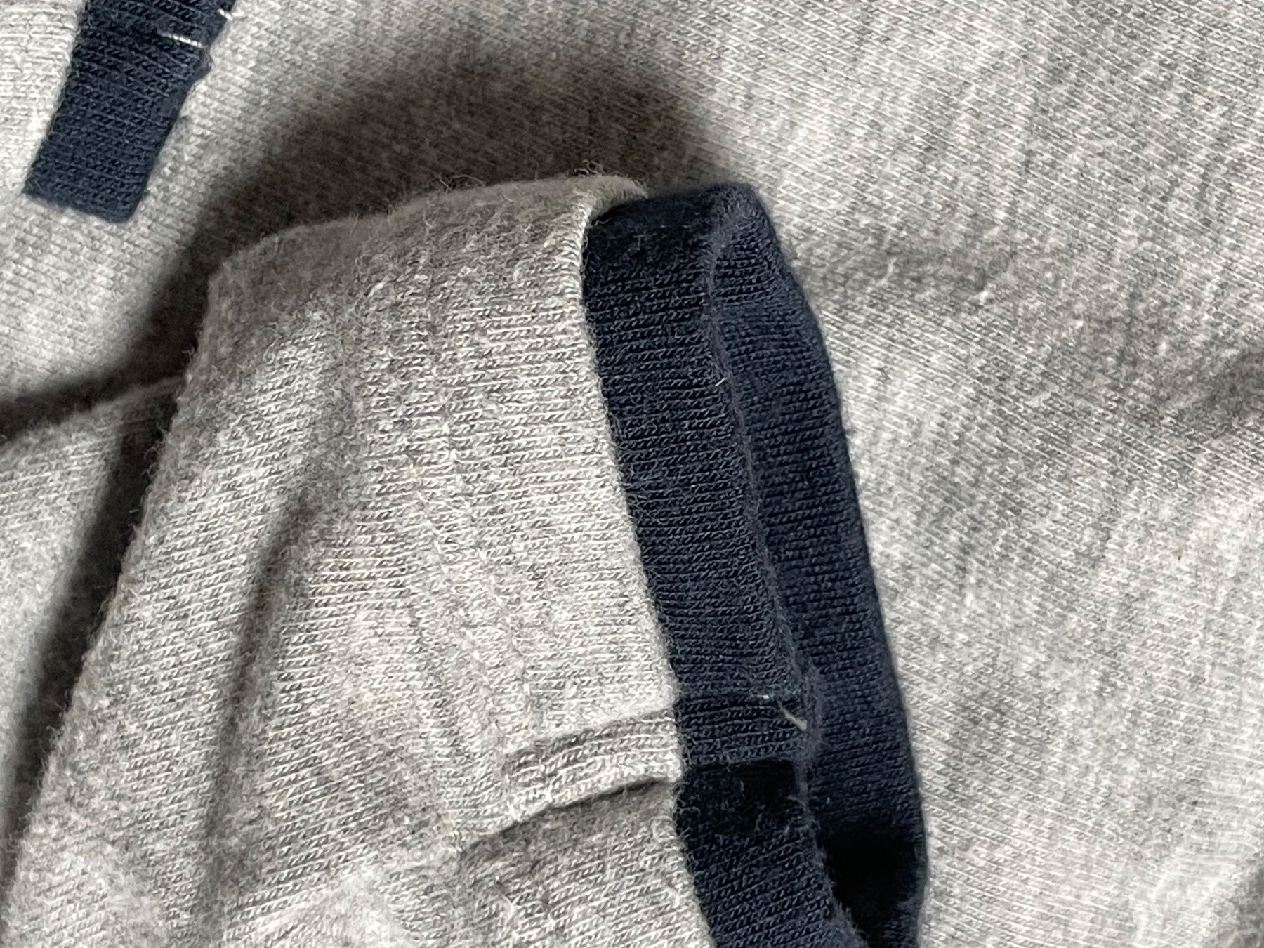 Zara Maglioni & Felpe: ALLES RAUS Pullover grau – Usato da Kloten venduto da simones.thriftshop 6