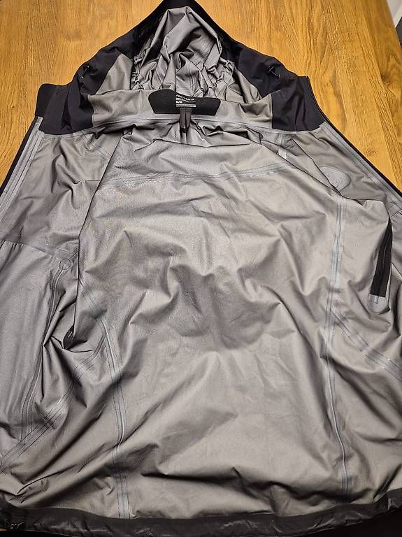 Giacche: Arcteryx Beta LT Gore Tex Männer M – Usato da Brunnen venduto da yak007 4
