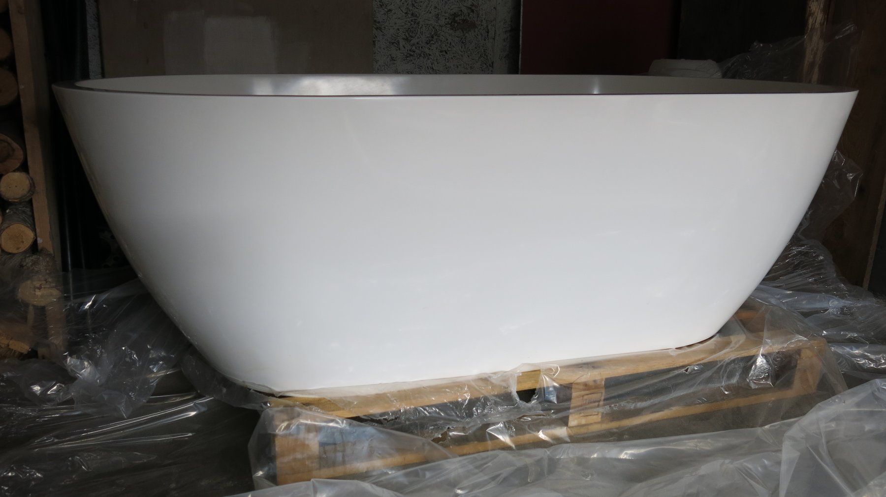 Badewannen: Premium Keramik Badewanne, ungebraucht – Neu (gemäss Beschreibung) aus Glarus von Andynova