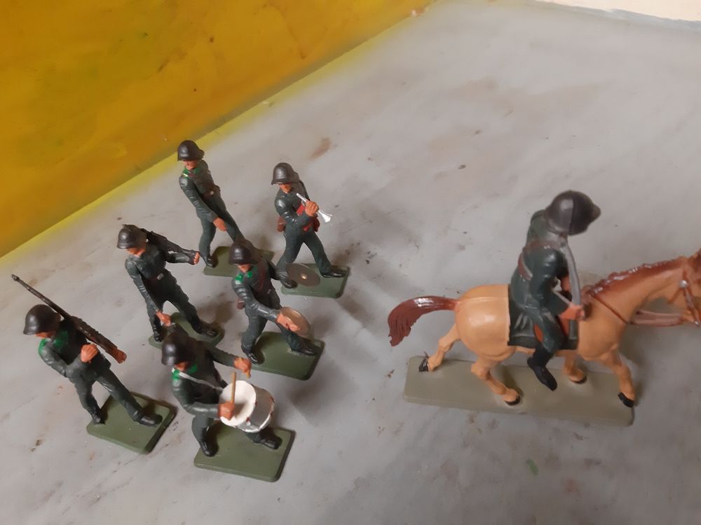 Spielzeuge: Soldats suisses l'exercice,  Starlux – Gebraucht aus Monthey von Jmbois 2