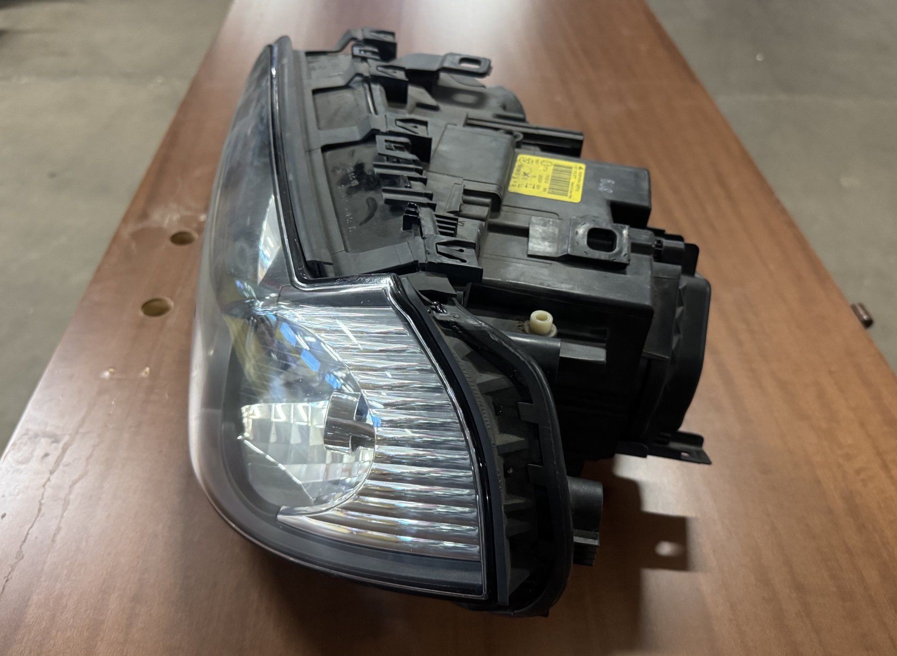 BMW Scheinwerfer: BMW X3 E83 phare xenon avec support – Gebraucht aus Satigny von rfo59 1