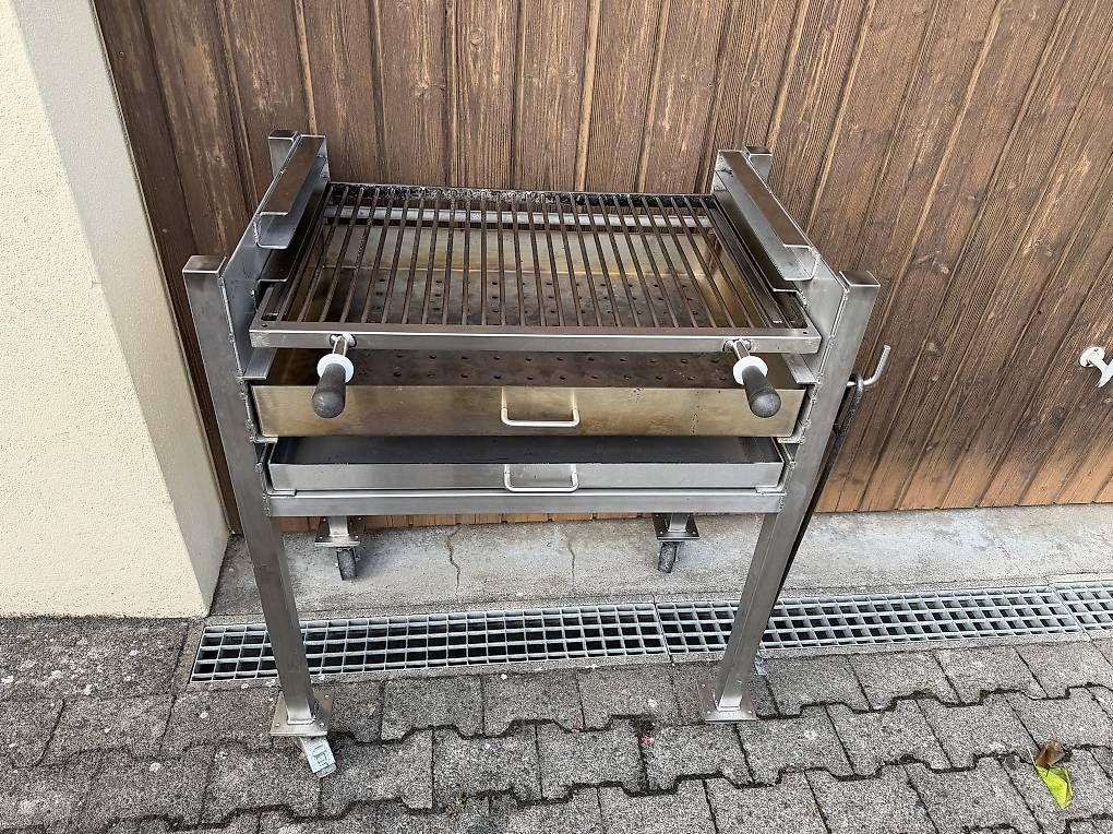 Grills: Profi-Gastro Holzkohle Grill – Gebraucht aus Bremgarten AG von lla_d8qx 1