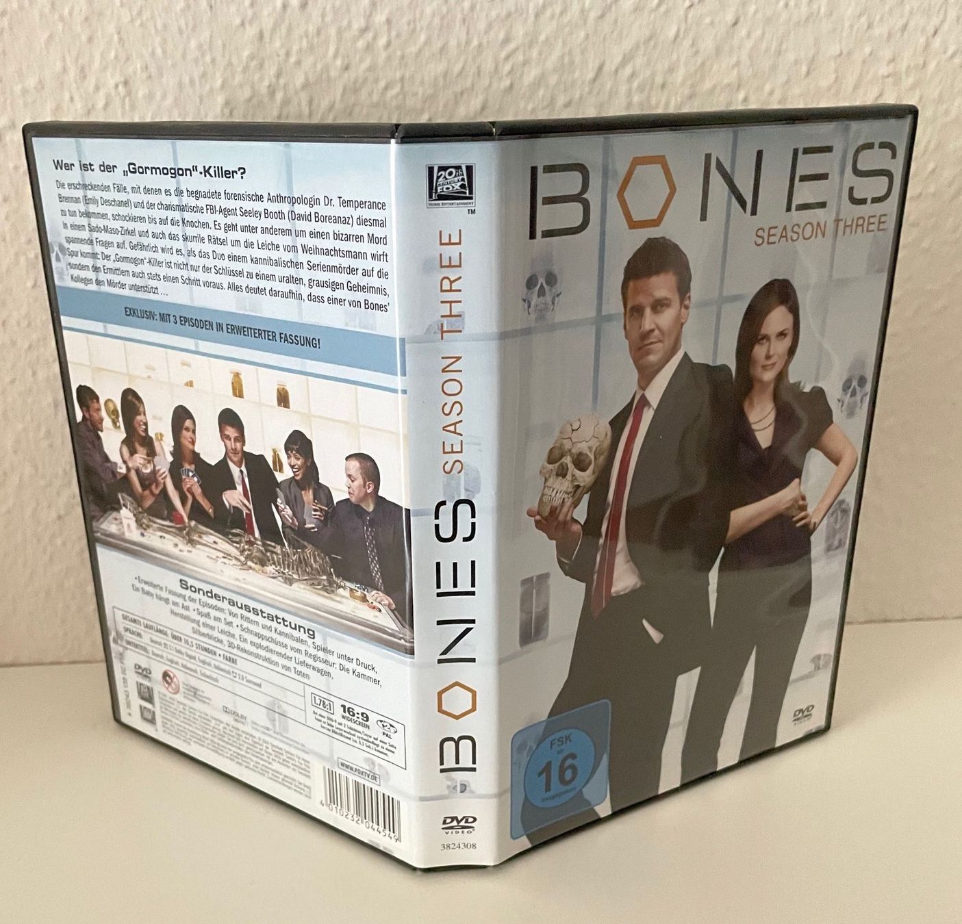 Tutti i DVDs: Bones - Season 3 – Nuovo (secondo la descrizione) da Riehen venduto da M.S.DVD 1
