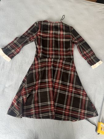 Schönes Kleid im Karomuster, Grösse S