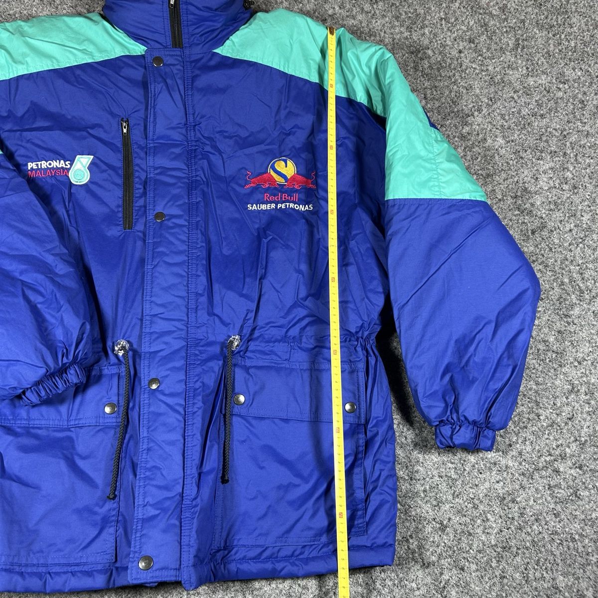 Red Bull Giacche: 1990s Red Bull jacket – Nuovo (secondo la descrizione) da La Sagne NE venduto da Matlasape 4