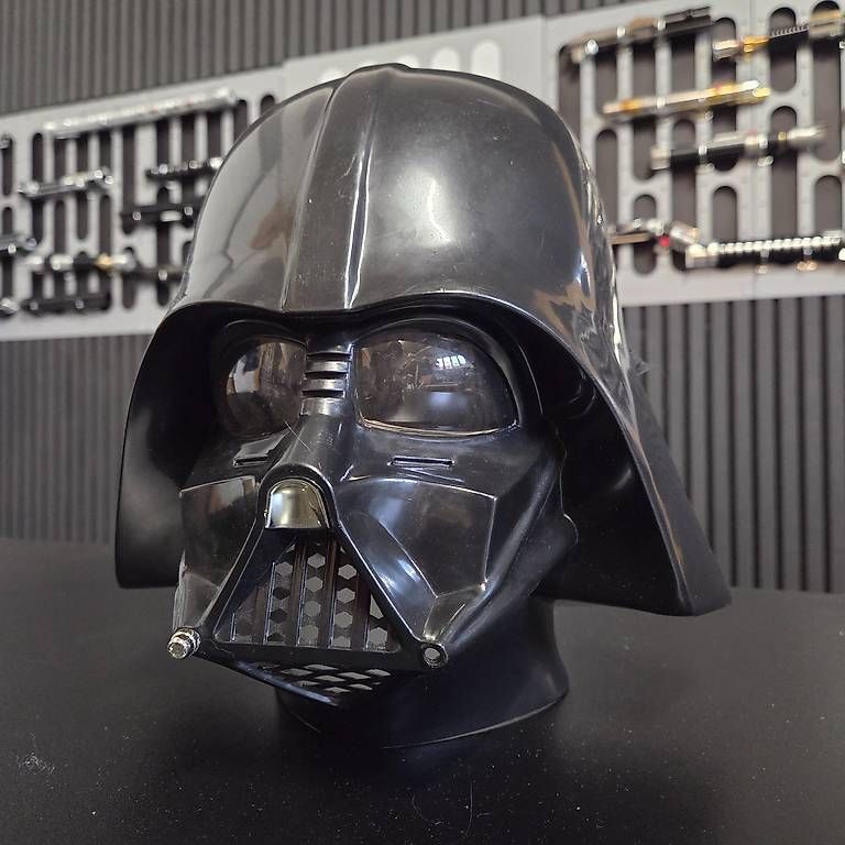 Masken: Darth Vader Maske und 2x Voice Board – Gebraucht aus Zürich von thorringor
