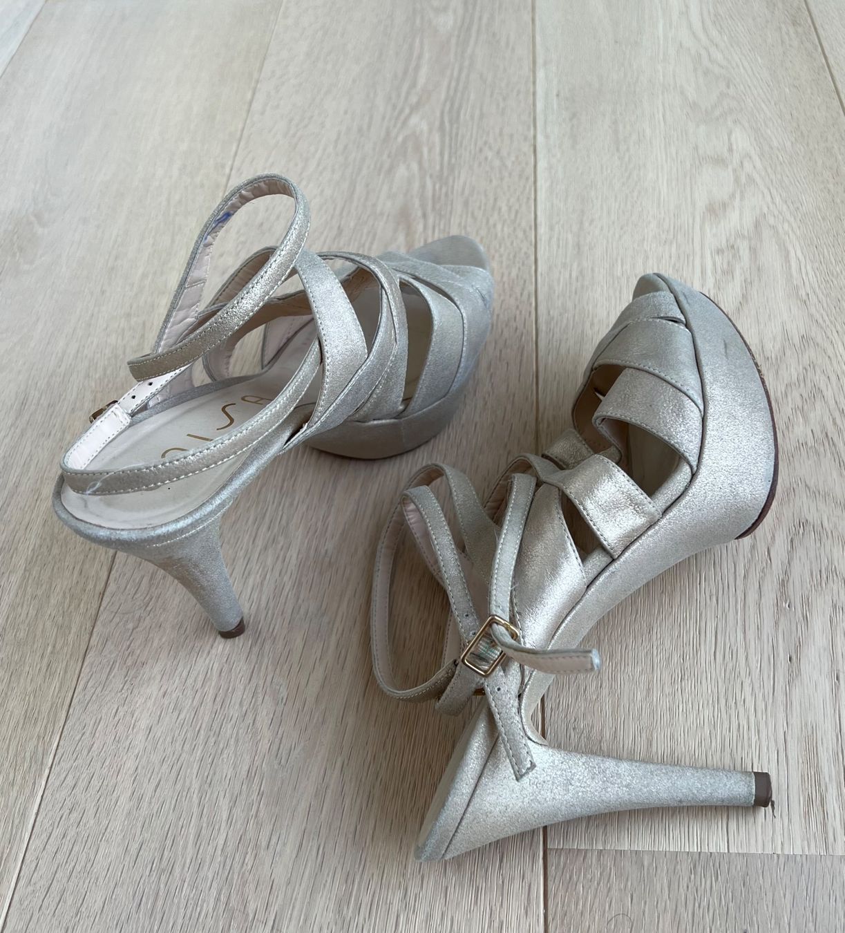 Unisa Damenschuhe: UNISA Highheels Sandaletten Gr.39 – Gebraucht aus Degersheim von Starkigel 3