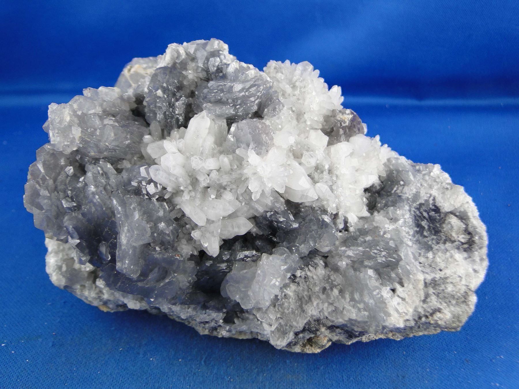Minerali & Pietre curative: Calcit mit Bergkristall – Usato da Schinznach Bad venduto da Demerald 5