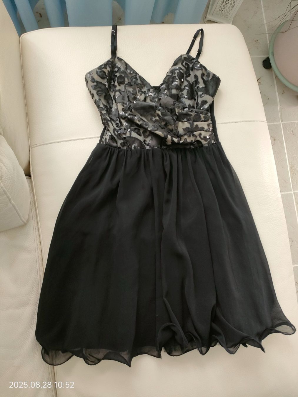 Vestiti: Traumhaftes Abend Kleid. – Usato da Binningen venduto da cg12