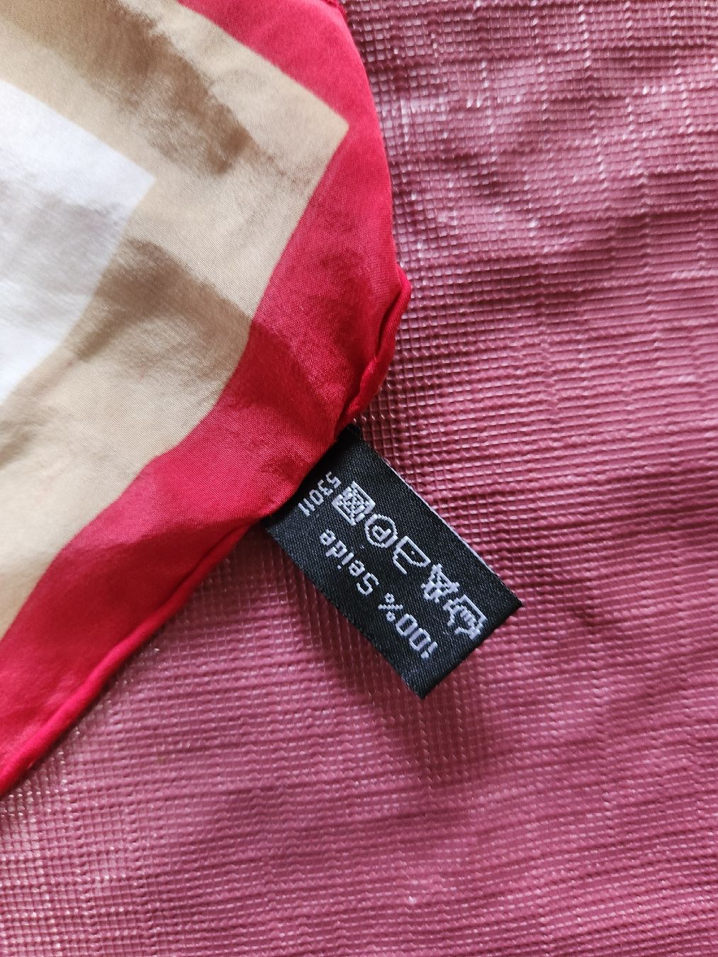 Foulard & Sciarpe: Foulard Giada 100% Soie imprimé multicolore  – Usato da Niedergösgen venduto da Eva2410 4