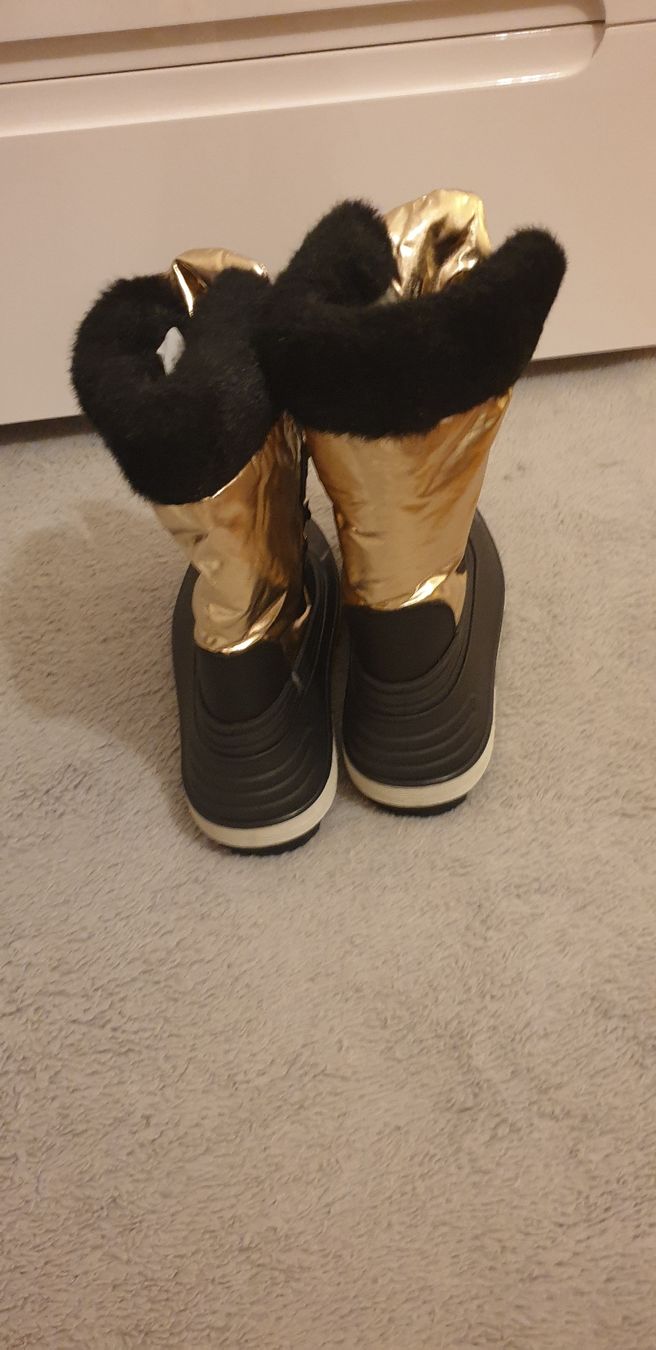 Chaussures femmes: Neu bottes hiver 39/40 – Neuf (Voir description) à Fribourg par mal_8zjh 1