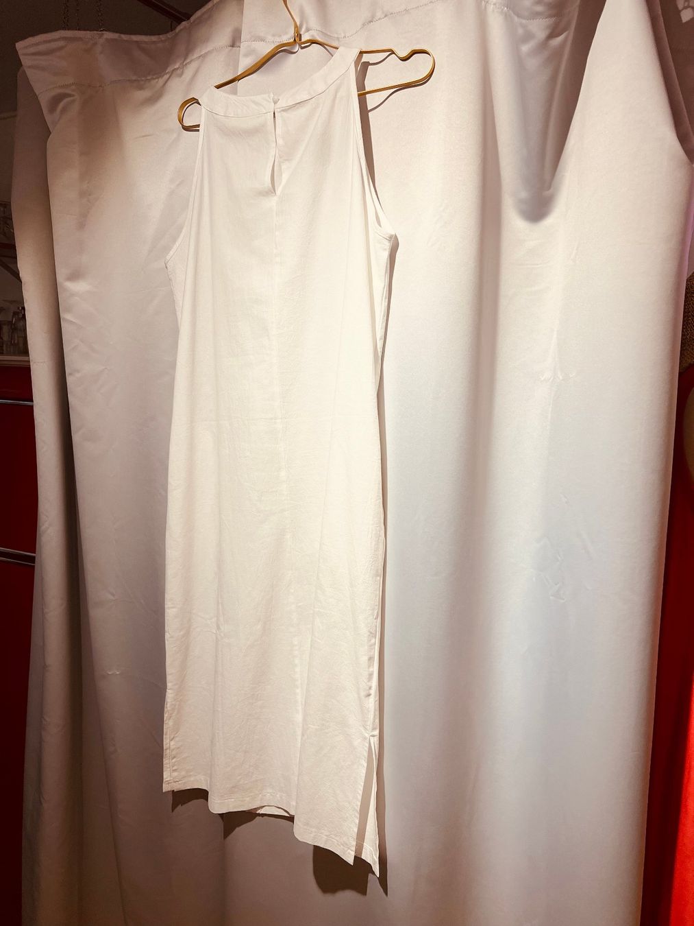 Kleider: Klassisches Leinenkleid mit Spitzen-Applikation – Neu und originalverpackt aus Zürich von Naebeli 1
