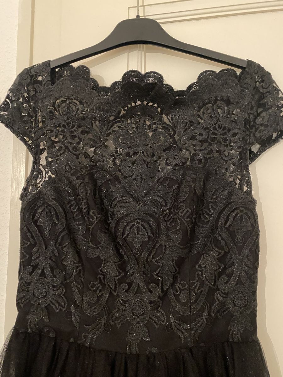Robes: Robe – Neuf (Voir description) à Fribourg par SimoneA13 1