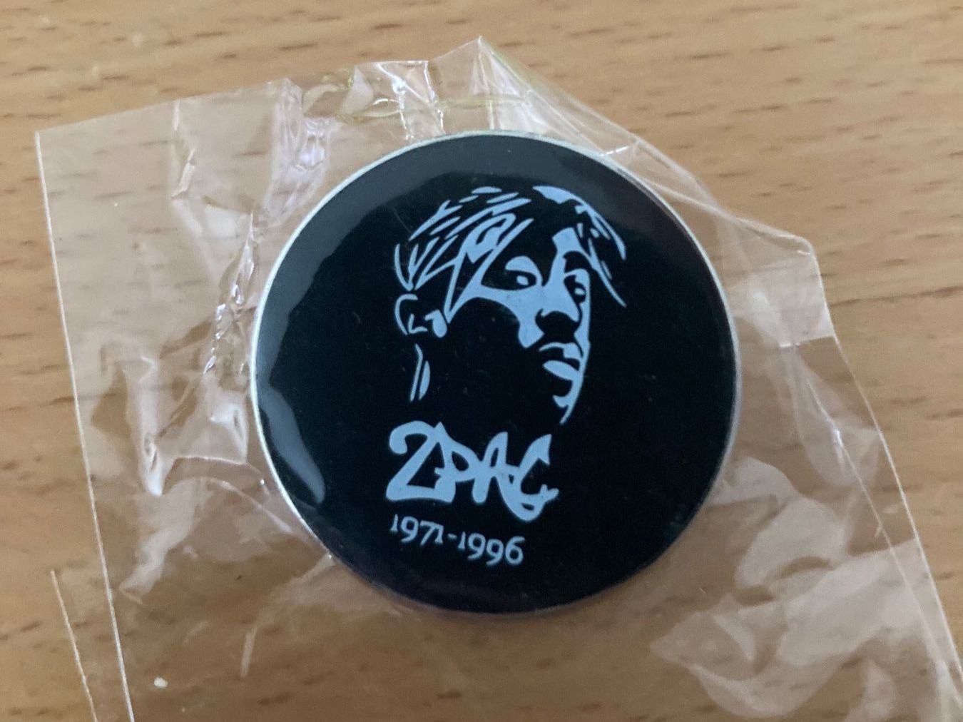 Spille & Fermagli: 2 Pac  Pin Anstecker Hip Hop Rap – Nuovo (secondo la descrizione) da Horn venduto da abutre72
