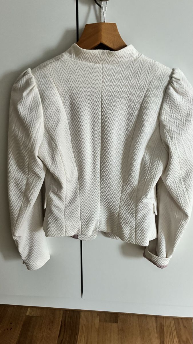 H&M Jacken: Kurzer Vintage Blazer mit Puffärmel Gr 36 – Gebraucht aus Killwangen von Fefy 3