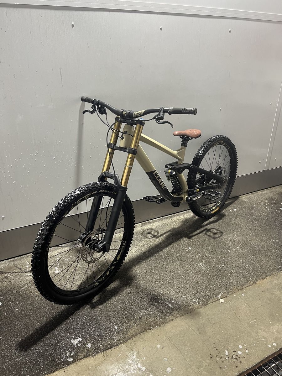 Cube Biciclette: Cube Two15 Pro Downhill Bike – Usato da Rotkreuz venduto da sandro_123