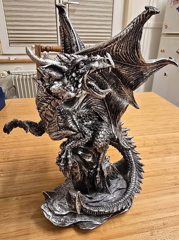 Statuette: Silberner Drache – Usato da Münchenstein venduto da dav_66gf