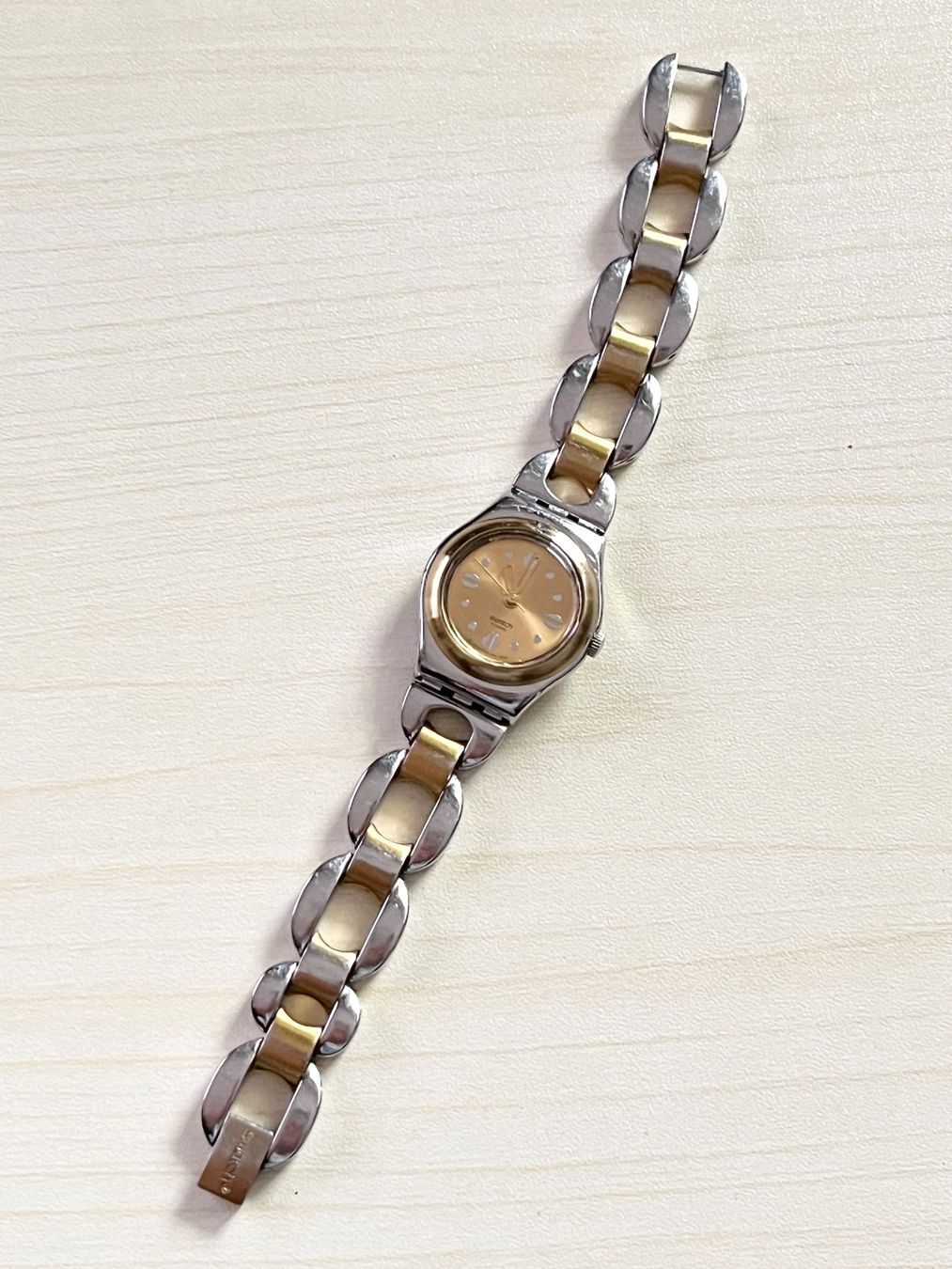 Swatch Orologi: Swatch Damenuhr, Gold/Silber, elegantes Design – Usato da Grenchen venduto da chththl 1