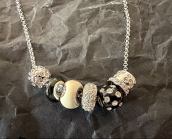 Swarovski-Halskette mit Charms silberfarbe