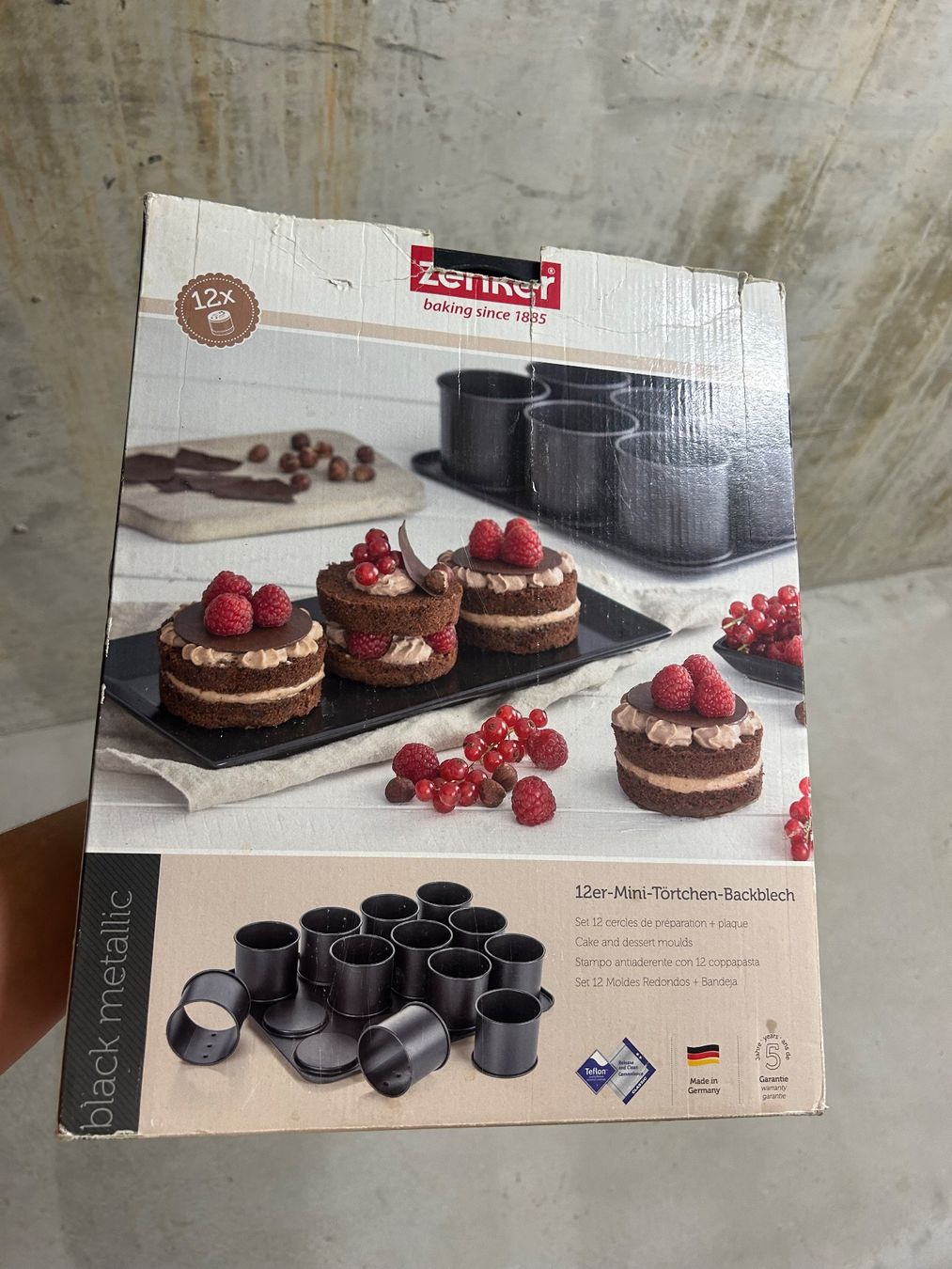 Moules à gâteaux: Zenker 12er-Mini-Törtchen-Backblech – D'occasion à Zürich par bakery_nors