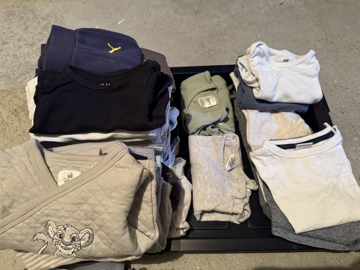 Lotti & Set di vestiti: Babykleider – Usato da Aarberg venduto da KtBrunner